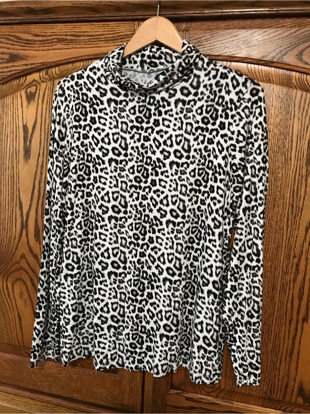 Apt. 9 Women’s XL Animal Print Turtleneck Sweater Black Gray White